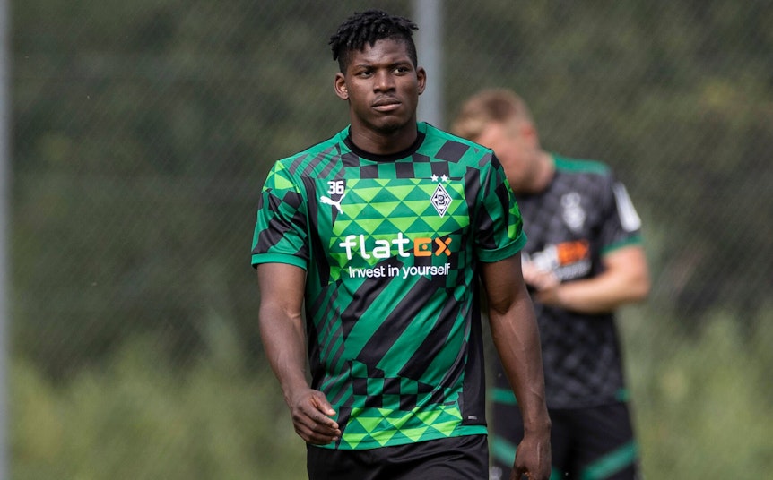 Borussia Mönchengladbach striker Breel Embolo is about to be transferred to AS Monaco.  This photo shows the Swiss international on July 9, 2022 at the training camp in Rottach-Egern.  Embolo looks ahead.