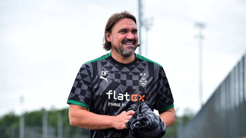Gladbach Trainer Daniel Farke am 13. Juli 2022 kurz vor dem Testspiel von Borussia Mönchengladbach gegen Viktoria Köln.