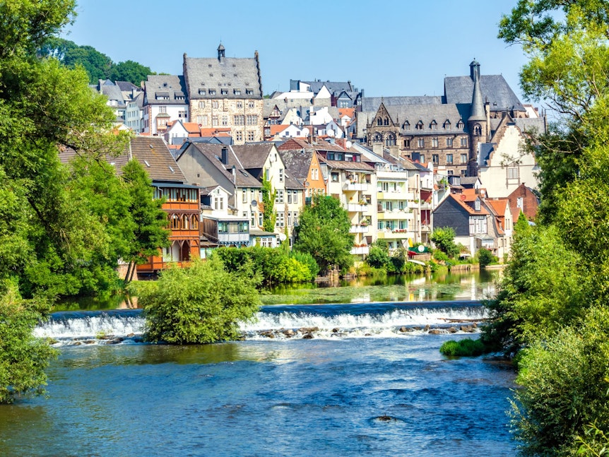 Marburg punktet nicht nur mit einer schönen Altstadt, sondern auch seiner malerischen Lage.