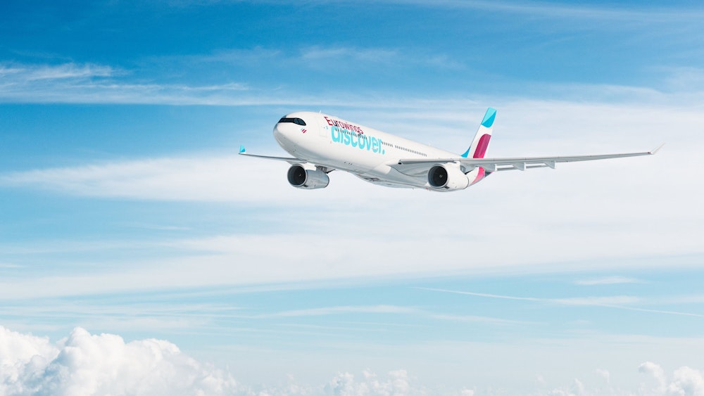 Ein Flugzeug der Fluggesellschaft Eurowings Discover im Flug. Dieses Symbolfoto wurde im Juni 2021 aufgenommen.