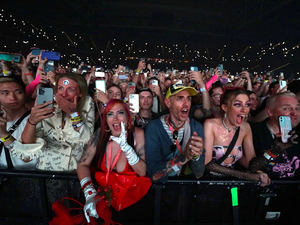 Lady Gaga performt zum Auftakt ihrer Welttournee „The Chromatica Ball“.