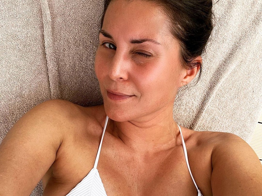 Sat.1-„Frühstücksfernsehen“-Moderatorin Vanessa Blumhagen, hier auf einem Instagram-Selfie vom Juni 2022, hat ihre Fans mit einem luftigen Outfit begeistert.