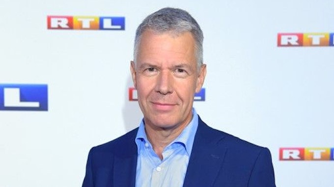 Peter Kloeppel, hier 2016 in Hamburg, moderiert am Dienstag die RTL-Sondersendung „RTL Aktuell Spezial: Hitze in Europa – Deutschland schwitzt“.