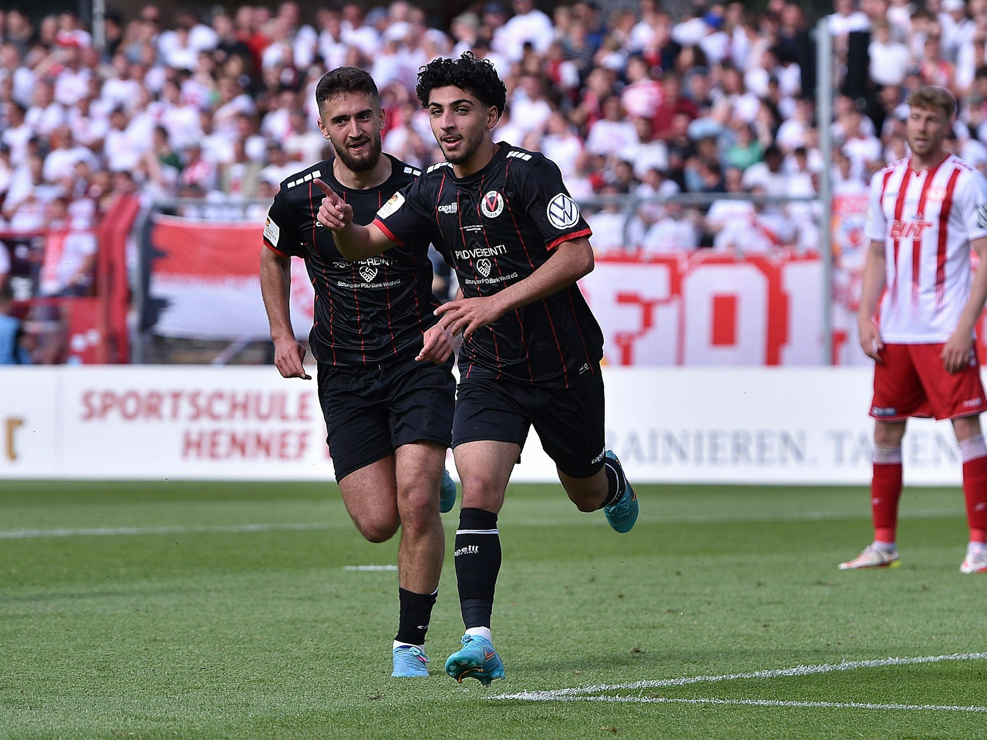 Youssef Amyn jubelt gegen Fortuna Köln.
