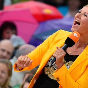 Der Partysong „Layla“ wird unzensiert und in Originalversion im „ZDF-Fernsehgarten“ mit Moderatorin Andrea Kiewel vorgespielt.