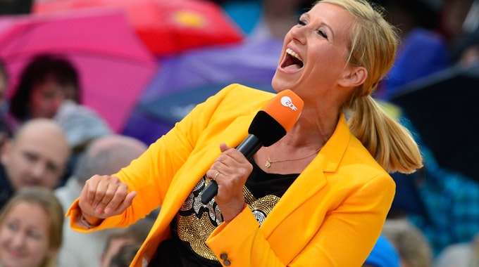 Der Partysong „Layla“ wird unzensiert und in Originalversion im „ZDF-Fernsehgarten“ mit Moderatorin Andrea Kiewel vorgespielt.