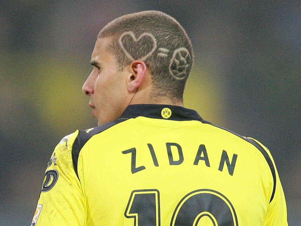Mohamed Zidan hat einen Fußball und ein Herz in die Haare rasiert.