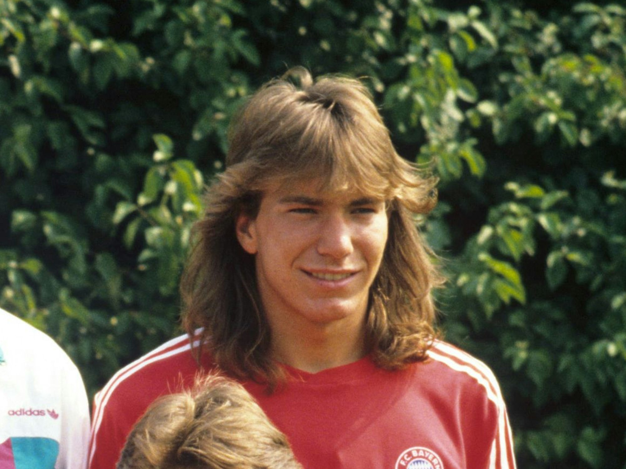 Bayerns Michael Sternkopf trägt lange Haare samt Pony.