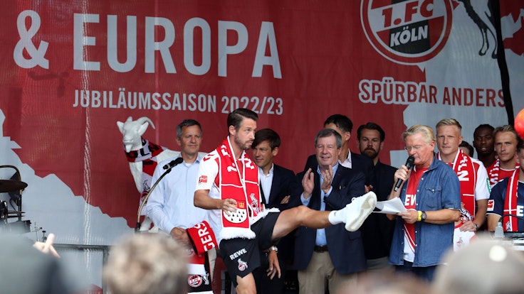 Mark Uth (l.) bei der Saisoneröffnung des 1. FC Köln am 23. Juli 2022