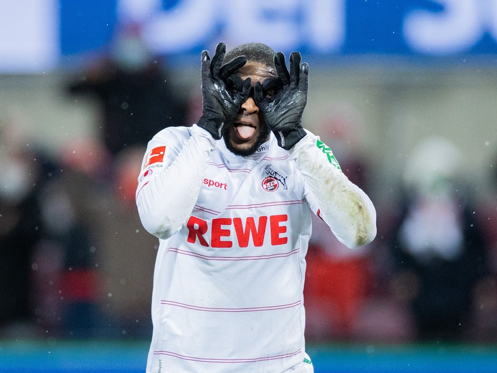 Kölns Anthony Modest freut sich über sein Tor zum 1:0.