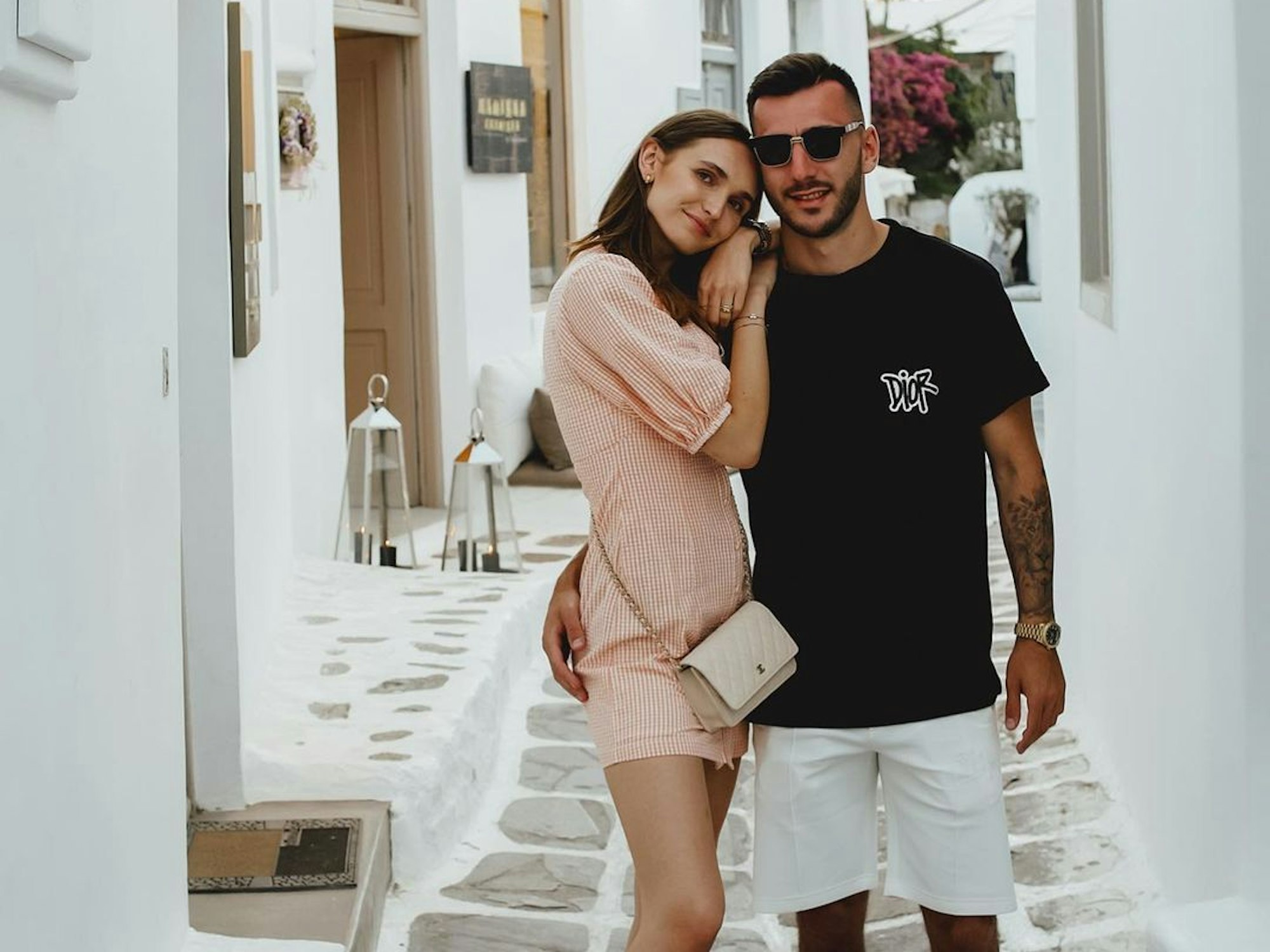 FC-Stürmer Sargis Adamyan mit seiner Frau Anna, die als Model und Influencerin arbeitet.