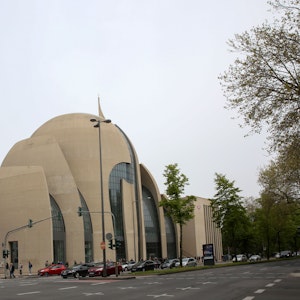Foto von der Zentralmoschee in Köln. Die dortige Ditib steht wegen eines neuen Imams in der Kritik.