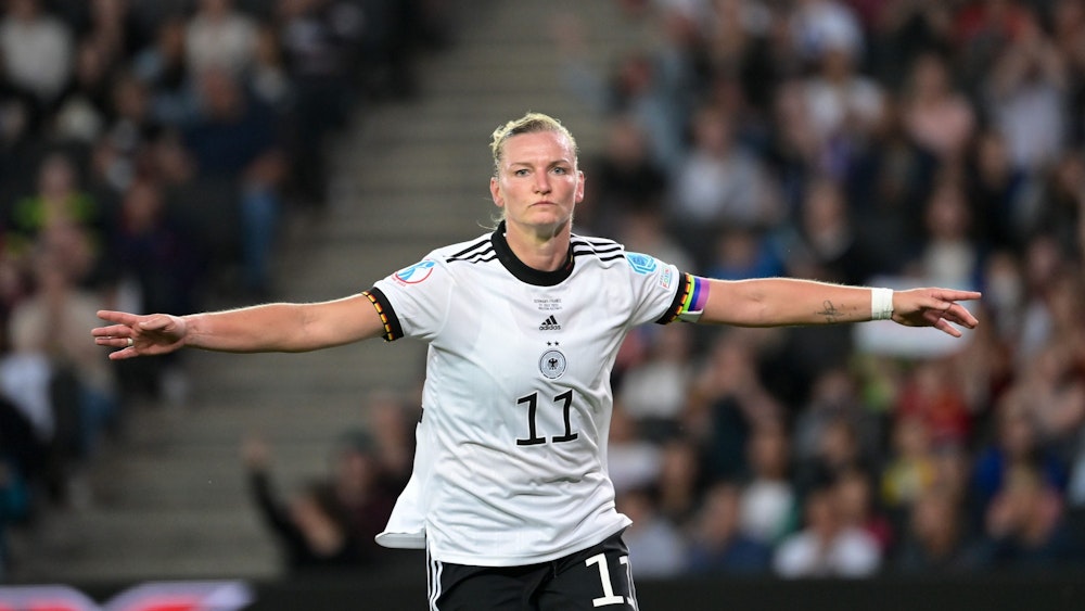Alexandra Popp jubelt über ihr Tor im EM-Halbfinale gegen Frankreich