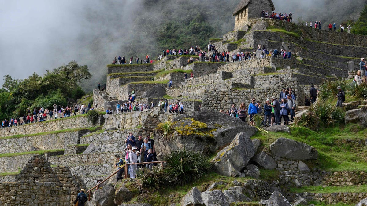 Auf diesem Aktenfoto, das am 24. April 2019 aufgenommen wurde, besuchen Touristinnen und Touristen den Machu Picchu-Komplex, die Inka-Festung in den südöstlichen Anden Perus.&nbsp;