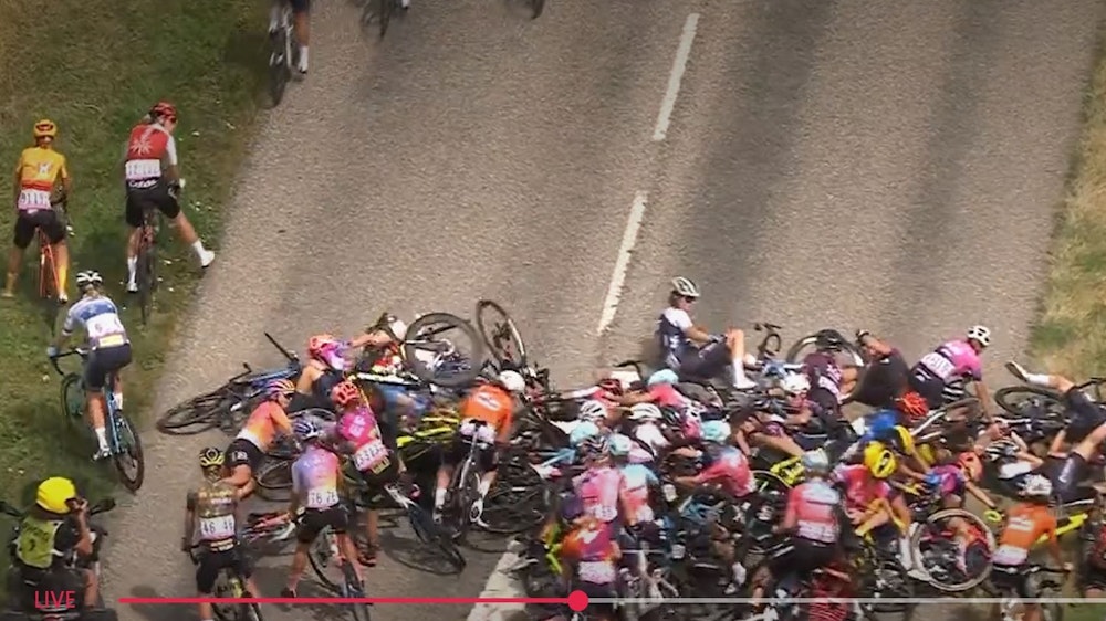 Rund 30 Fahrerinnen stürzen auf der 5. Etappe der Tour de France.