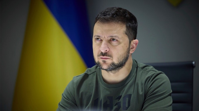 Wolodymyr Selenskyj, hier in seinem Büro am 26. Juli 2022, hat die Bewohner und Bewohnerinnen der Region Donezk aufgefordert, das Gebiet im Osten der Ukraine zu verlassen.