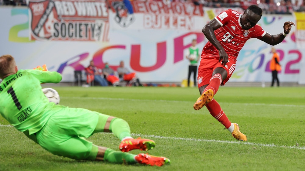 Sadio Mané trifft beim Pflichtspiel-Debüt für den FC Bayern im Supercup gegen RB Leipzig.