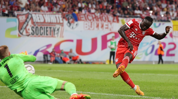 Sadio Mané trifft beim Pflichtspiel-Debüt für den FC Bayern im Supercup gegen RB Leipzig.