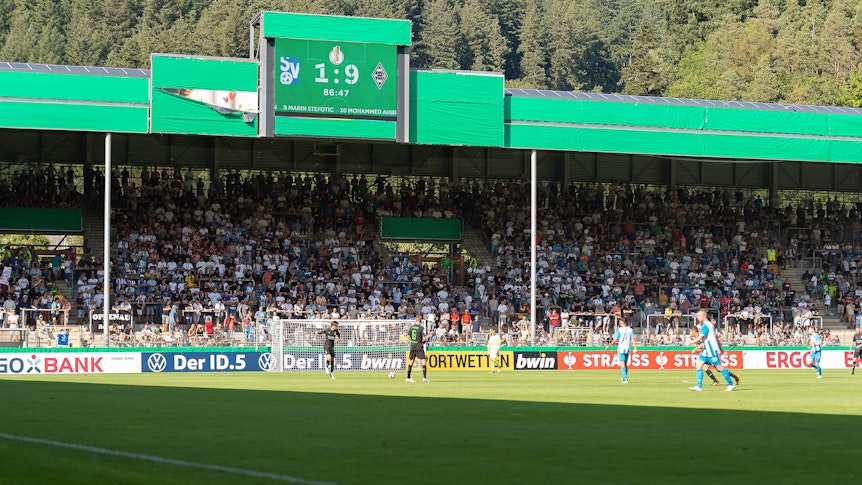Borussia Mönchengladbach besiegte am Sonntag (31. Juli 2022) den Oberligisten SV Oberachern 9:1 in der ersten Runde des DFB-Pokals.
