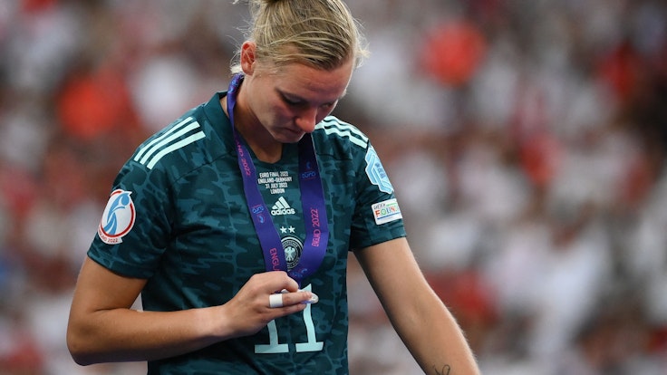 Alexandra Popp blickt nach dem verlorenen Finale bei der Frauen-EM mit Deutschland auf ihre Silbermedaille