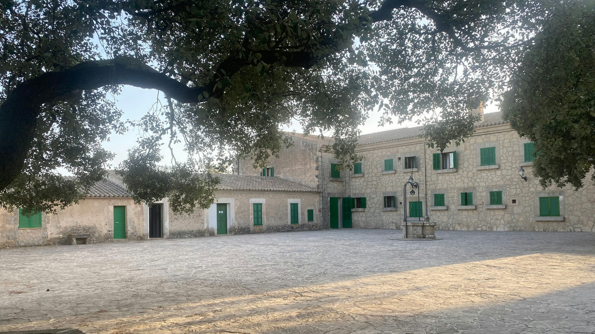 Der Innenhof des Kloster Randa auf Mallorca, aufgenommen am 26. Juli 2022.