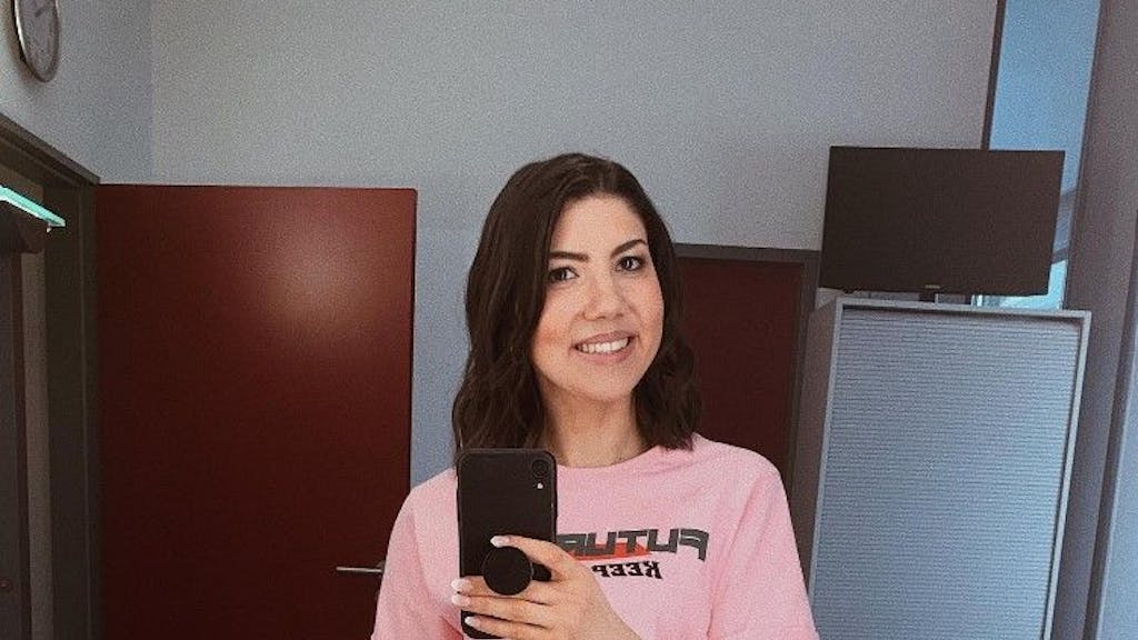 Amira Tröger auf einem Instagram-Selfie.