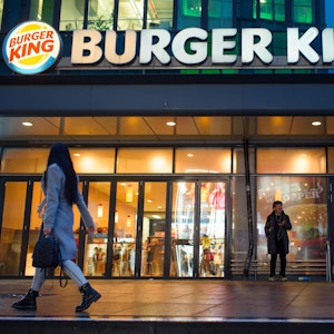 Bei Burger King müssen Kundinnen und Kunden in Zukunft vor dem Essen eine wichtige Frage beantworten. Unser Archivbild (2019) zeigt eine Filiale auf dem Alexanderplatz in Berlin.