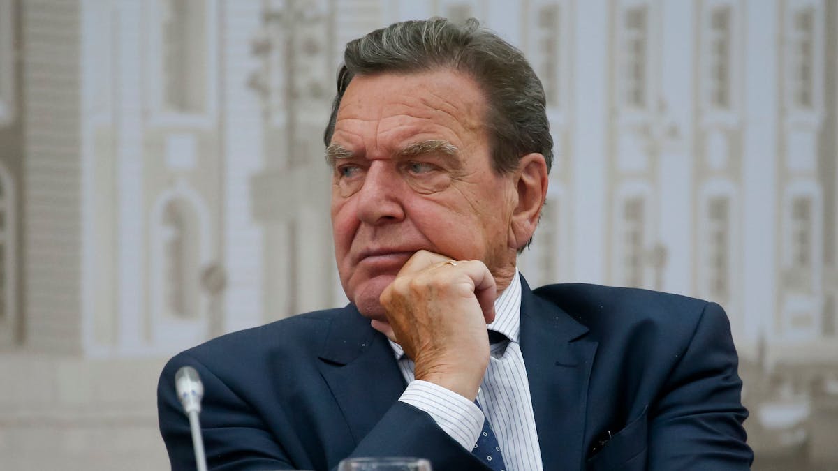 Gerhard Schröder, Altkanzler und Gaslobbyist (hier 2016): Hat er wegen seiner Nähe zu Russland gegen die Parteiordnung der SPD verstoßen?