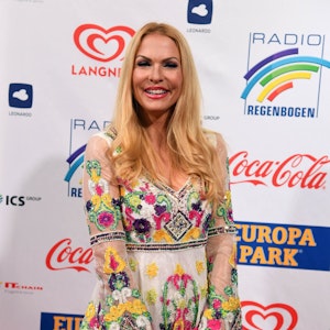 12.04.2019, Baden-Württemberg, Rust: Moderatorin Sonya Kraus kommt zur Verleihung der Radio Regenbogen Awards in den Europa-Park. Foto: Uli Deck/dpa +++ dpa-Bildfunk +++