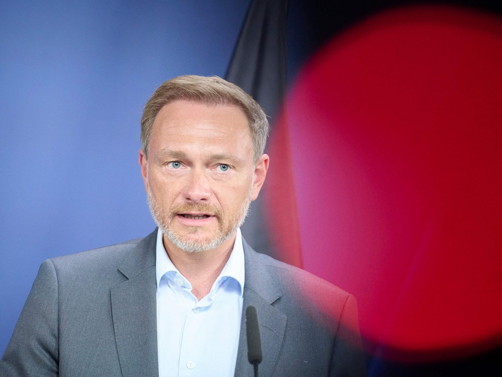 Christian Lindner hat am Dienstag über sein Entlastungspaket gesprochen. Unser Foto zeigt den Minister am 27. Juli bei einer Pressekonferenz.