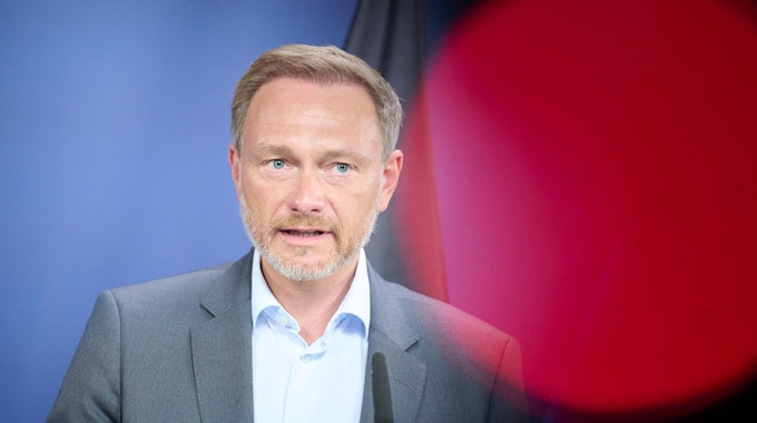 Christian Lindner hat am Dienstag über sein Entlastungspaket gesprochen. Unser Foto zeigt den Minister am 27. Juli bei einer Pressekonferenz.