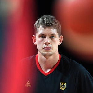 Die deutsche Basketball-Nationalmannschaft muss sowohl in der Vorbereitung als auch bei der Europameisterschaft selbst kurzfristig auf NBA-Profi Moritz Wagner verzichten. Hier ist er vor dem Olympia-Viertelfinale gegen Slowenien.