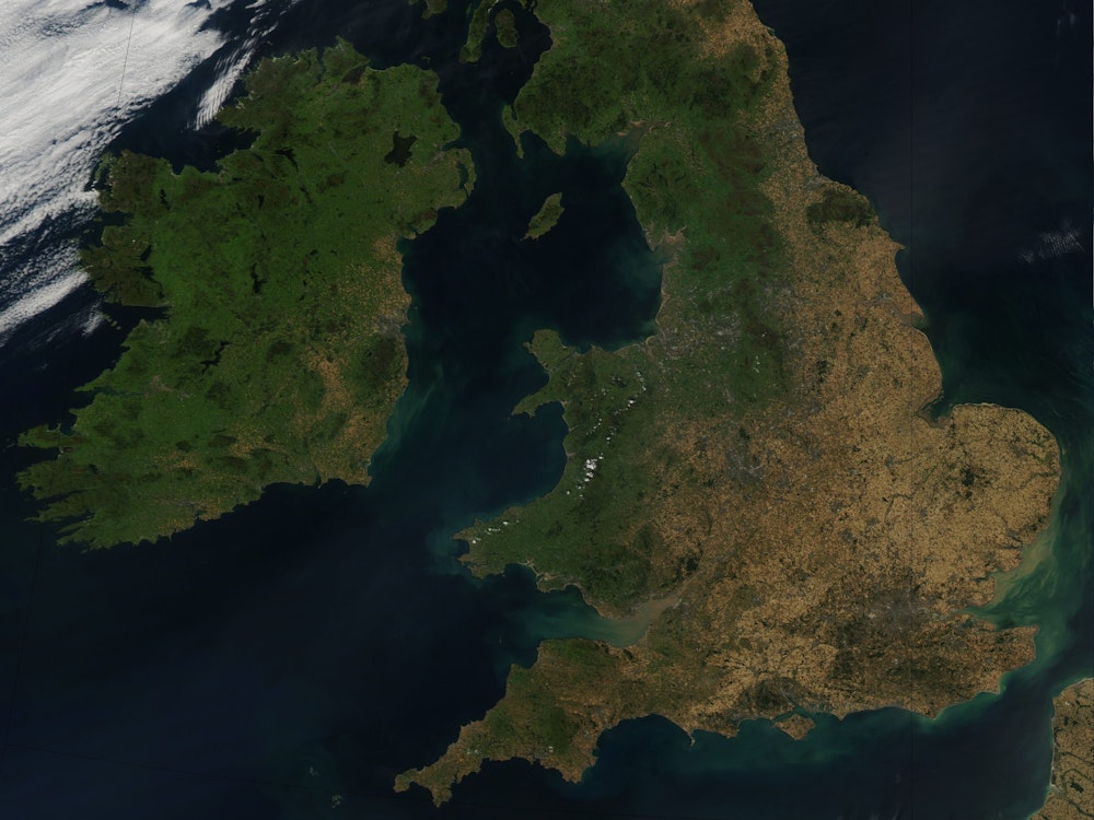 Dieses Satellitenbild des Met Office, das am Donnerstag (11. August) veröffentlicht worden ist, zeigt die weiten Gebiete in Großbritannien und Irland, die von der anhaltenden Trockenheit betroffen sind.