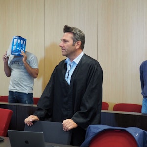 Der Medizinstudent aus Tunesien (l.) und der Informatikstudent aus Nigeria (re.) am 10. August 2022 vor Gericht.