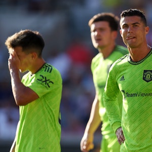 Cristiano Ronaldo und seine Mitspieler sind bei der Niederlage von Manchester United in Brentford fassungslos.