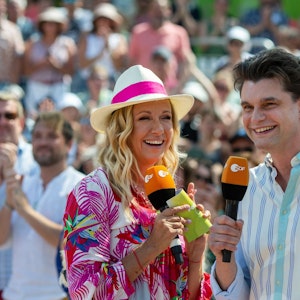 Andrea Kiewel, hier zusammen mit Co-Moderator Lutz van der Horst, grüßte am 14. August zum „Fernsehgarten“.