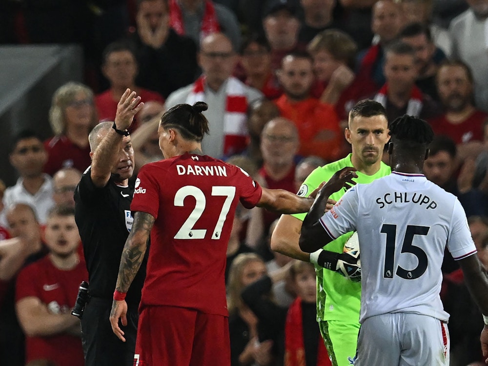 Der FC Liverpool verliert Darwin Nunez wegen einer Tätlichkeit.