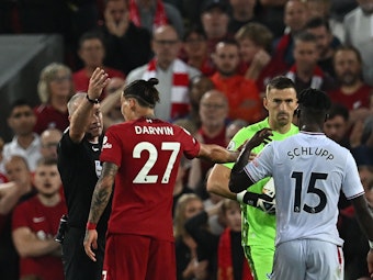 Der FC Liverpool verliert Darwin Nunez wegen einer Tätlichkeit.