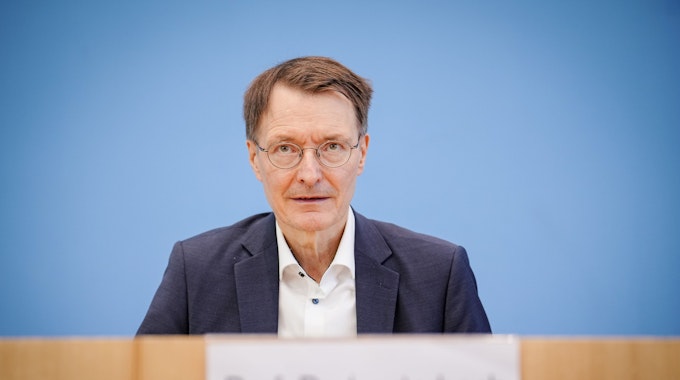 In der CDU regt sich Unmut über den Coron-Plan des Gesundheitsministers. Unser Foto zeigt Karl Lauterbach am 12.8.2022 bei einer Pressekonferenz.