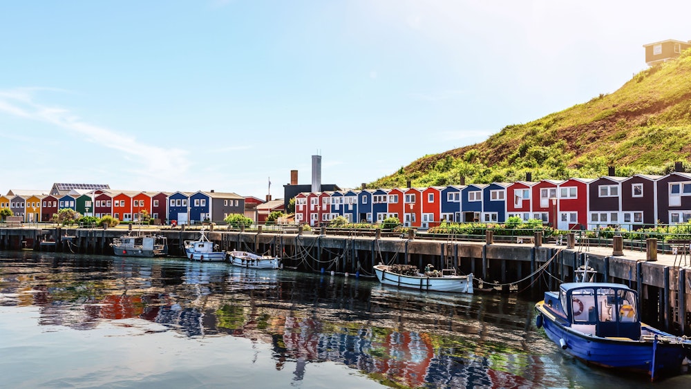 Wegen seines malerischen Hafens ist Helgoland ein beliebtes Ausflugsziel.