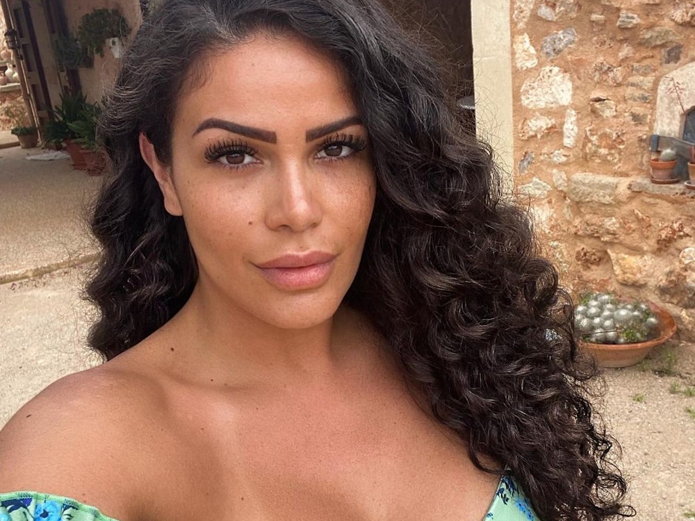 Tik Tok-Star Roaya Soarya, hier auf einem Instagram-Selfie vom Juli 2021, sucht bei der RTL-Kuppelshow „Take Me Out“ nach der großen Liebe.