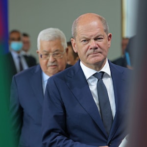 Olaf Scholz beim Treffen mit Mahmoud Abbas am Dienstag (16. August).
