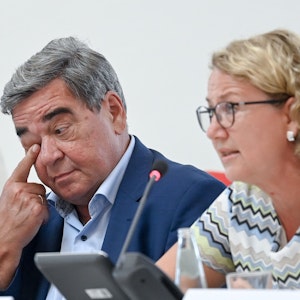 Hagen Brandstäter und Dorette König im Brandenburger Landtag