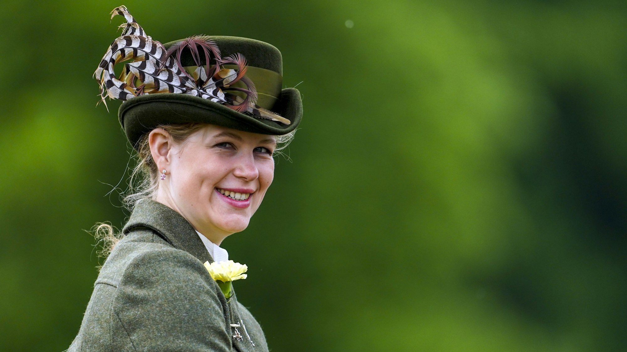 Queen-Enkelin Lady Louise, hier als Teilnehmerin der Royal Windsor Horse Show am 04.07.2021, jobbt im Gartencenter.