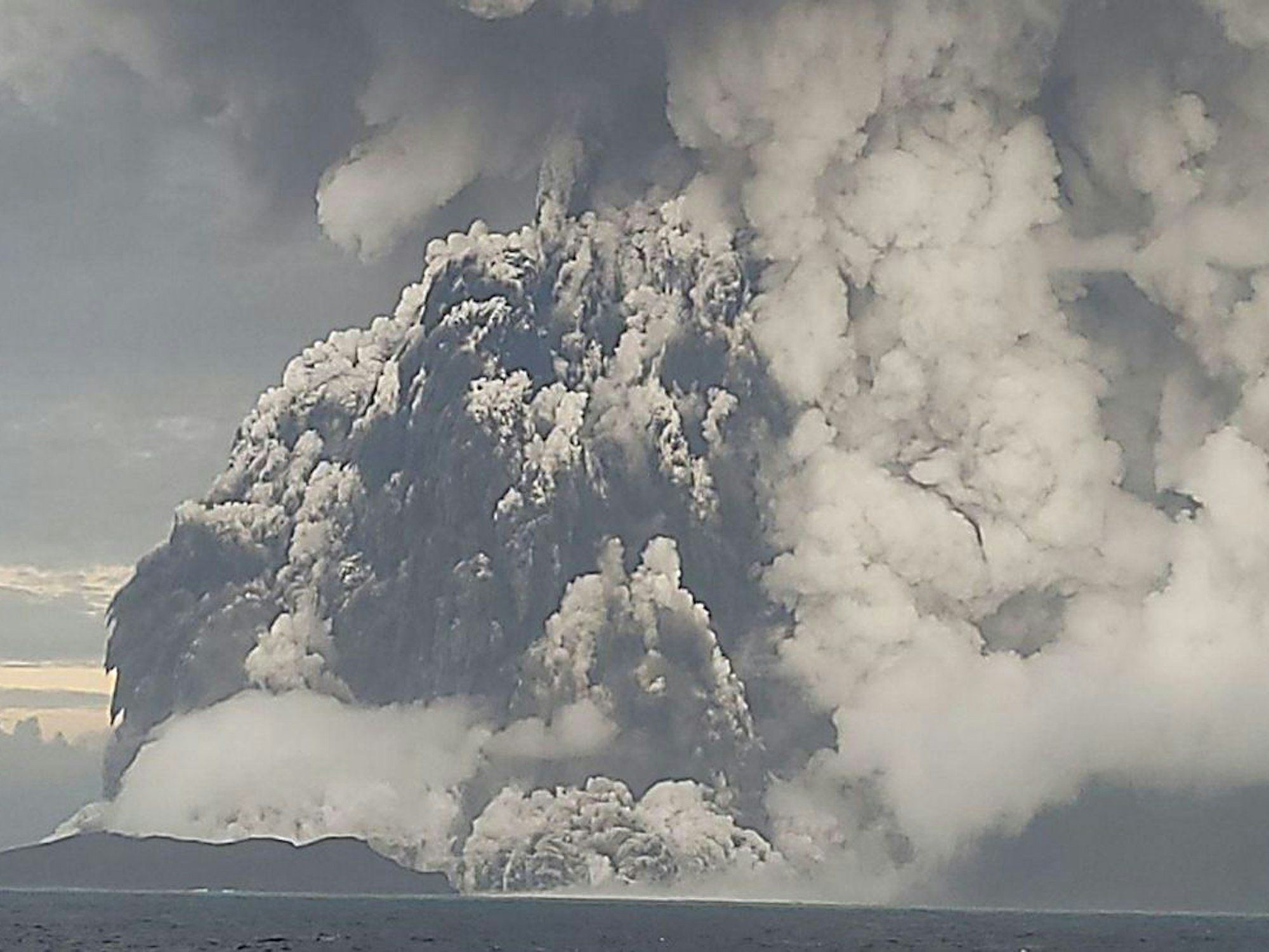 Der Untersee-Vulkan Hunga Ha'apai (Tonga) in der Südsee.