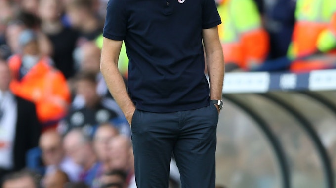 Thomas Tuchel, Trainer des FC Chelsea, lässt den Kopf hängen.