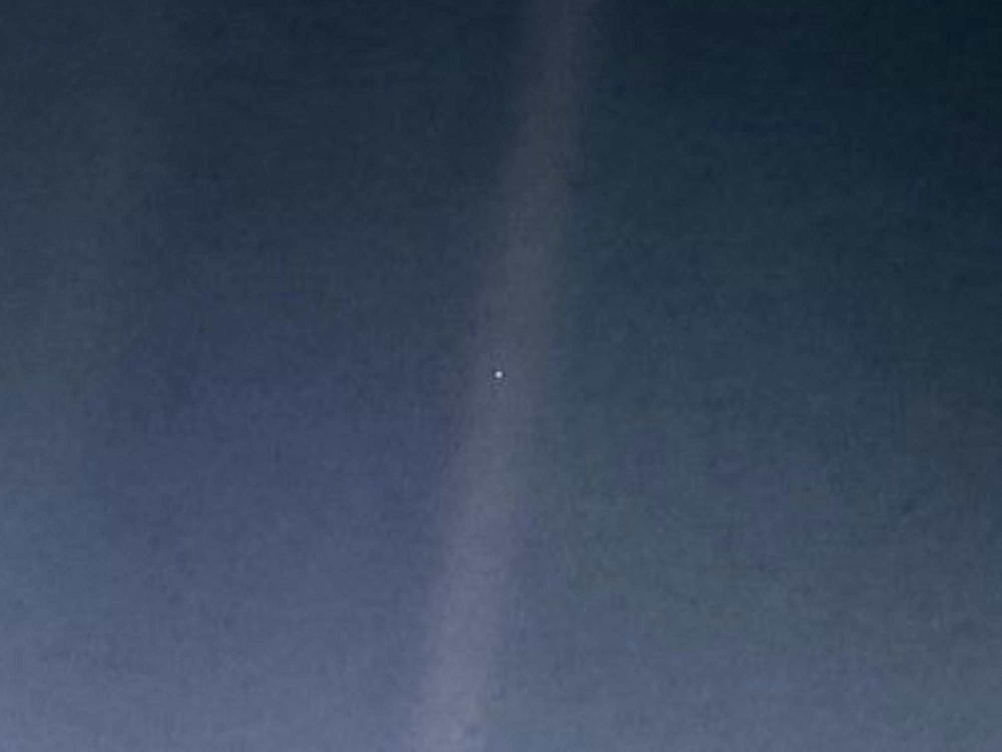 Das Foto "Pale Blue Dot" funkte Voyager 1 zur Erde.