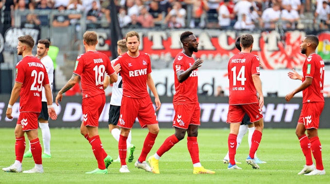 Die Profis des 1. FC Köln waren mit dem Punkt in Frankfurt (am 21. August 2022) zufrieden. Jetzt wartet das Rückspiel in den Conference-League-Playoffs.