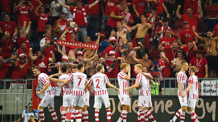 Mit einem 3:0-Erfolg beim Fehérvár FC ist der 1. FC Köln am Donnerstag (25. August 2022) in die Conference-League-Gruppenphase eingezogen.