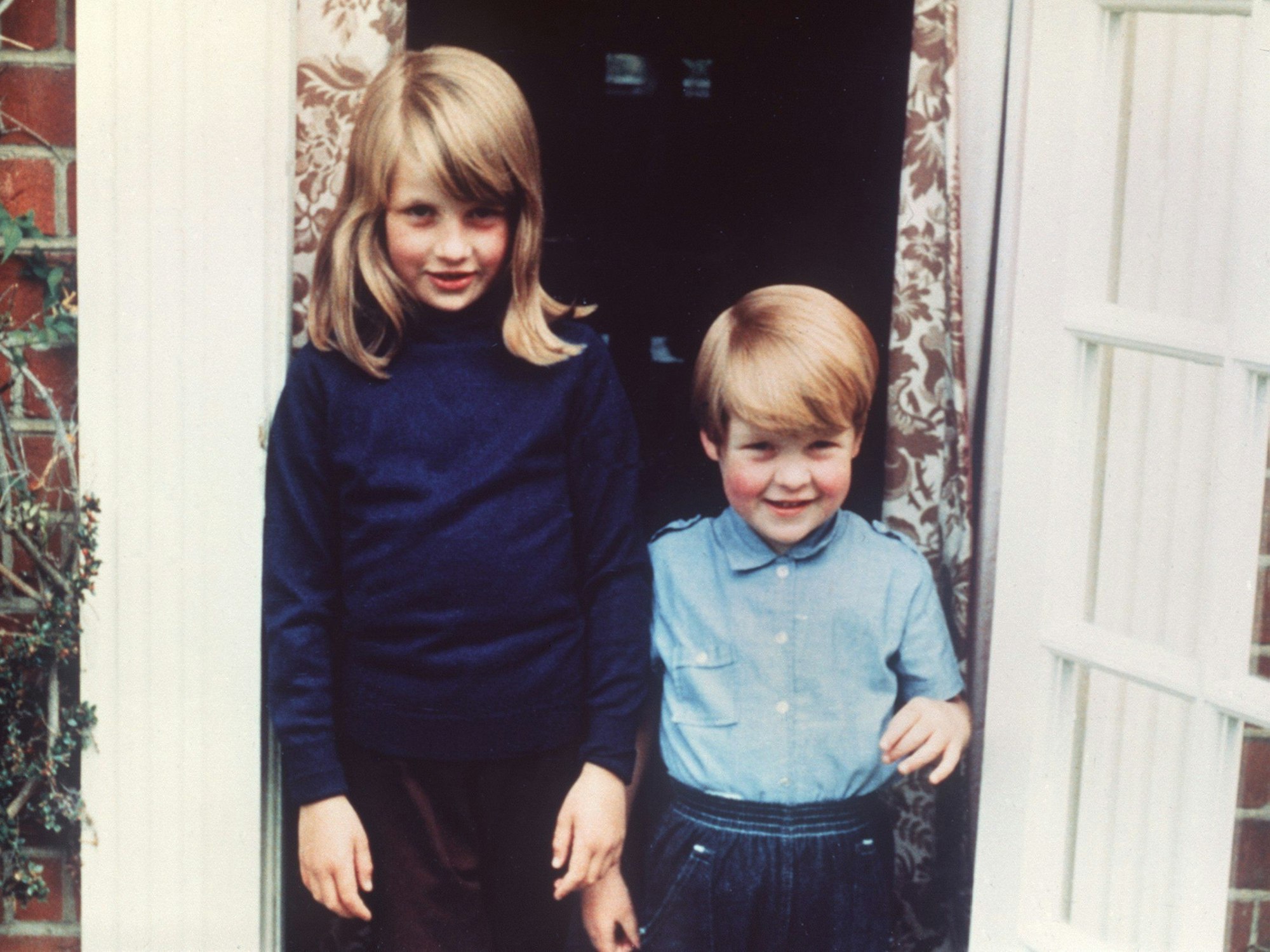 Das Archivbild zeigt das Geschwisterpaar Diana und Charles Spencer im Jahr 1968.